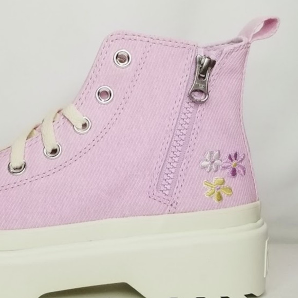 Converse CTAS Platform Lugged Hi Tops youth size 5.5   Lilac A07388C  NWT - Picture 5 of 10